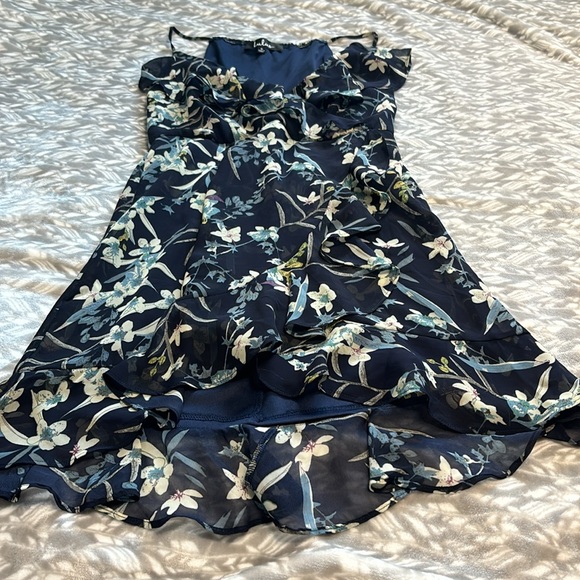 New Lulus size Small pretty dress floral - Picture 4 of 5